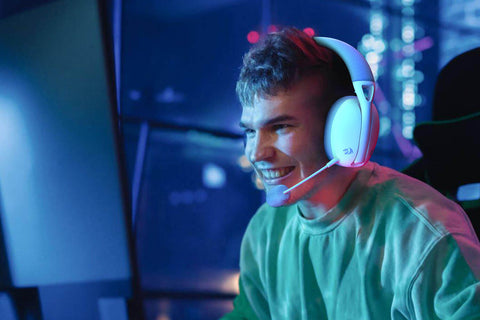 Redragon H848 Bluetooth Wireless Gaming Headset - Lightweight - 7.1 Surround Sound - 40mm Drivers - Detachable