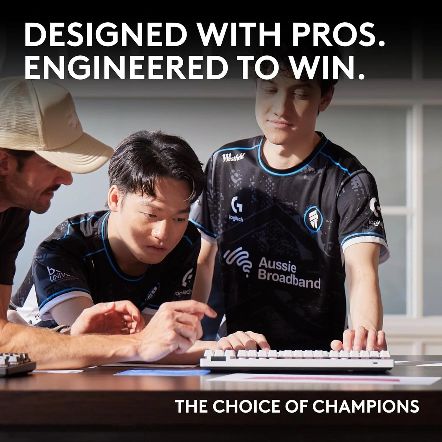 Logitech g pro 2 lightspeed wireless gaming mouse right- or left-handed mouse with up to 4 customizable and switchable